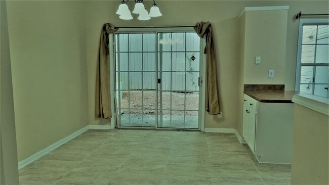 Dining - 4645 Valais Ct