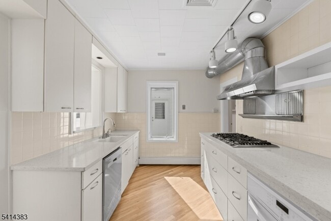 Building Photo - 2 Old Mill Rd