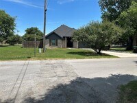 Building Photo - 501 Hobbs Ave