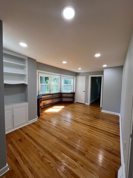 Building Photo - 4012 Fairway Rd