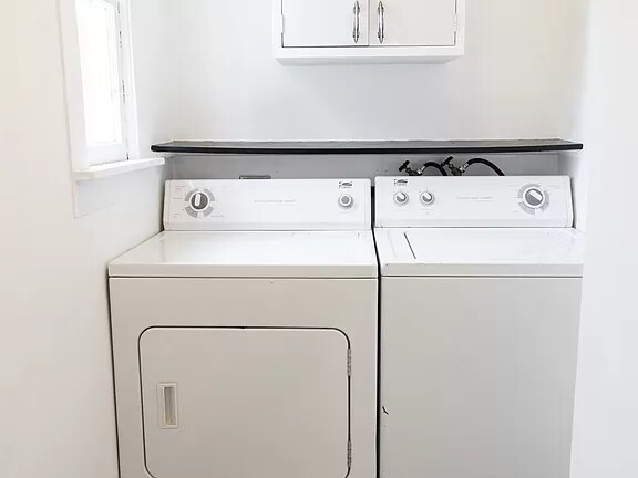 Building Photo - 108 W Gold St