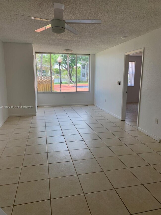 Building Photo - 2850 N Oakland Forest Dr