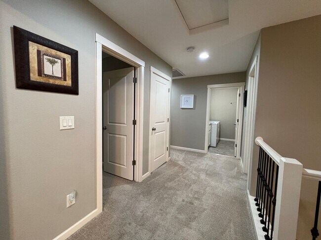 Building Photo - Beautiful Gresham 4 Bed, 2.5 Bath Home!