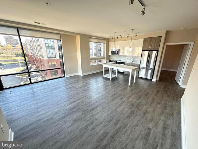 Building Photo - 145 Riverhaven Dr