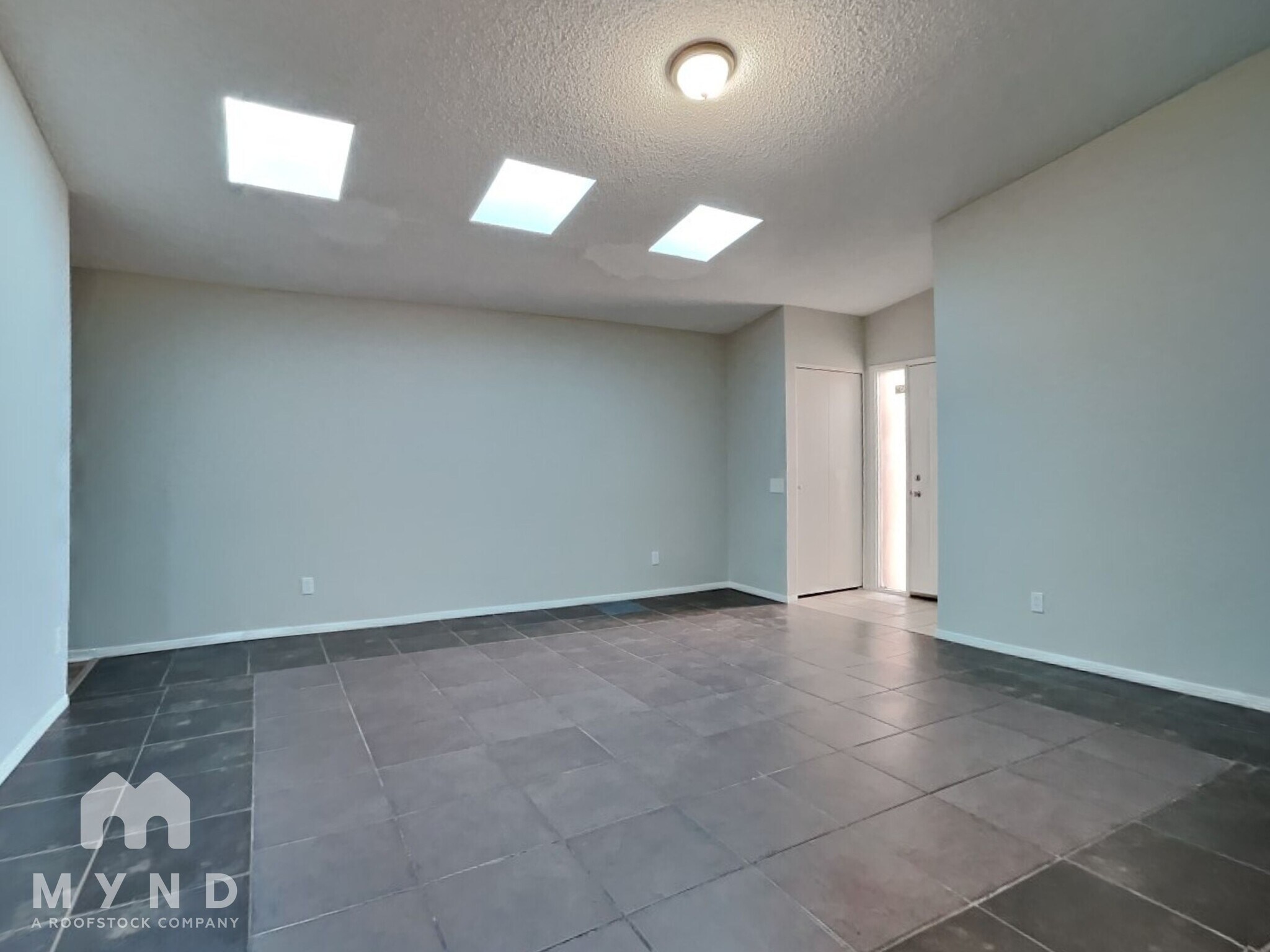 Building Photo - 11169 N 82nd Ln