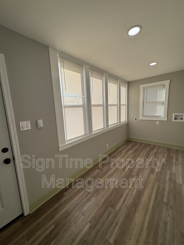 Building Photo - 25 Wayside Ave