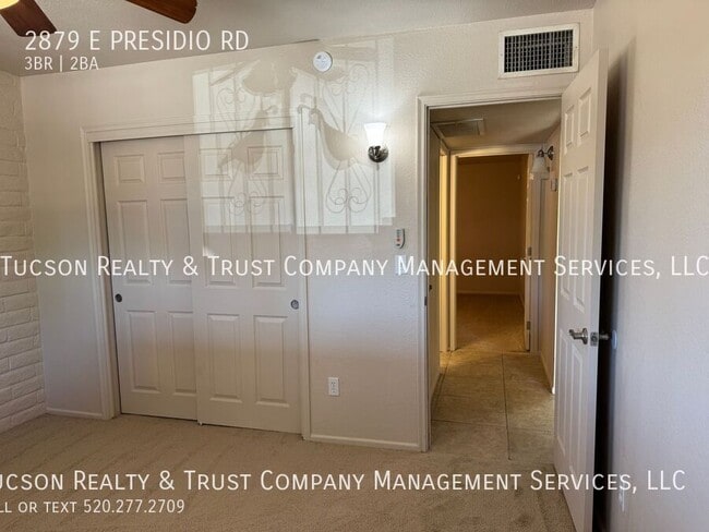 Building Photo - 2879 E Presidio Rd