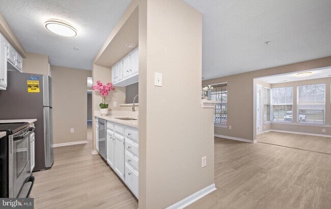 Building Photo - 607 Himes Ave