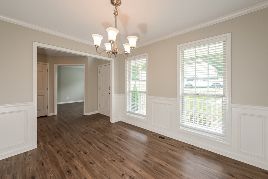 Building Photo - 454 Saddle Shoal Trail