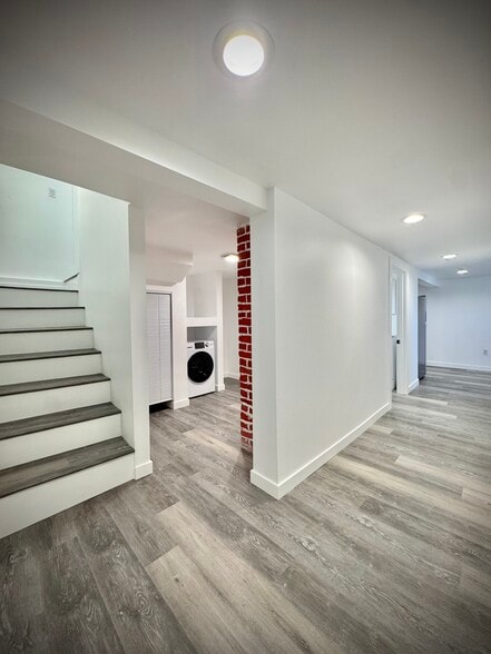 Building Photo - 6701 39th Ave SW