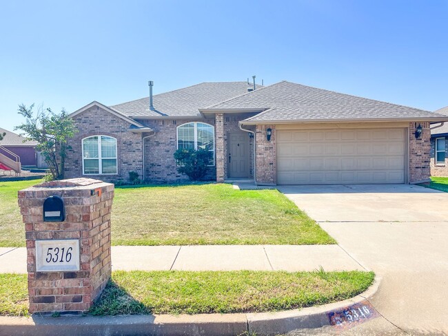 Primary Photo - 3 Bed - 2 Bath - 2 Car Garage in OKC! FULL...