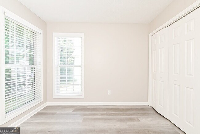 Building Photo - 130 Harbour Lake Dr