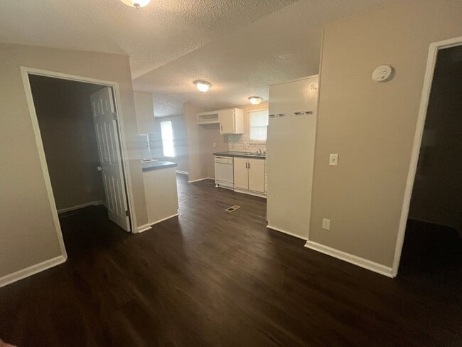 Building Photo - Nice Family home in Ward