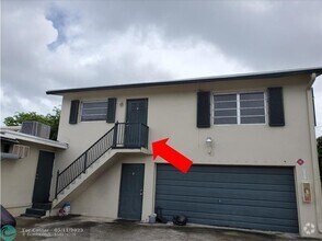 Building Photo - 6220 SW 41st Ct