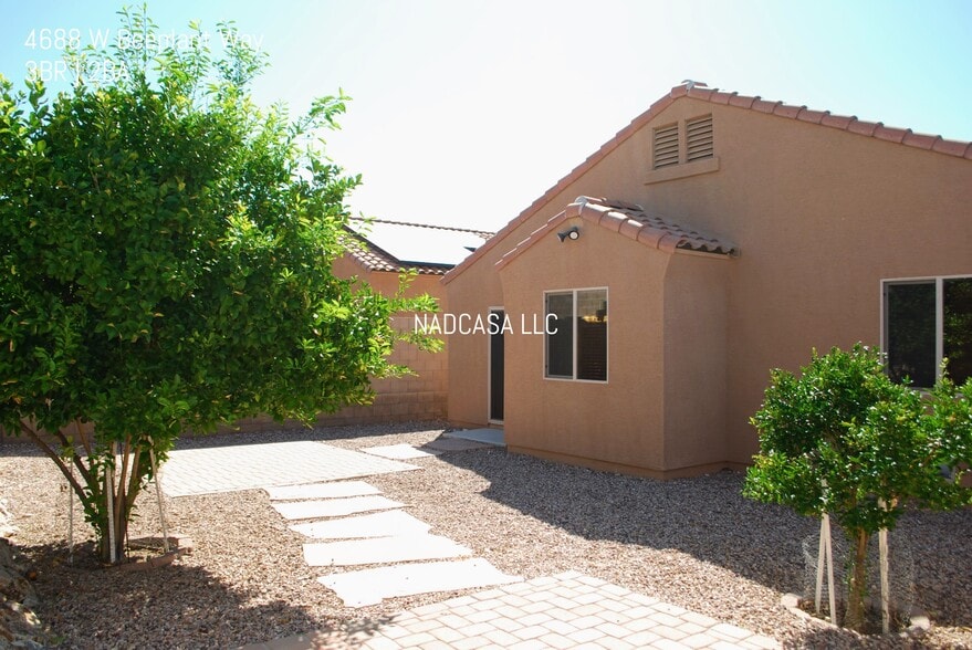 Building Photo - 4688 W Beeplant Way