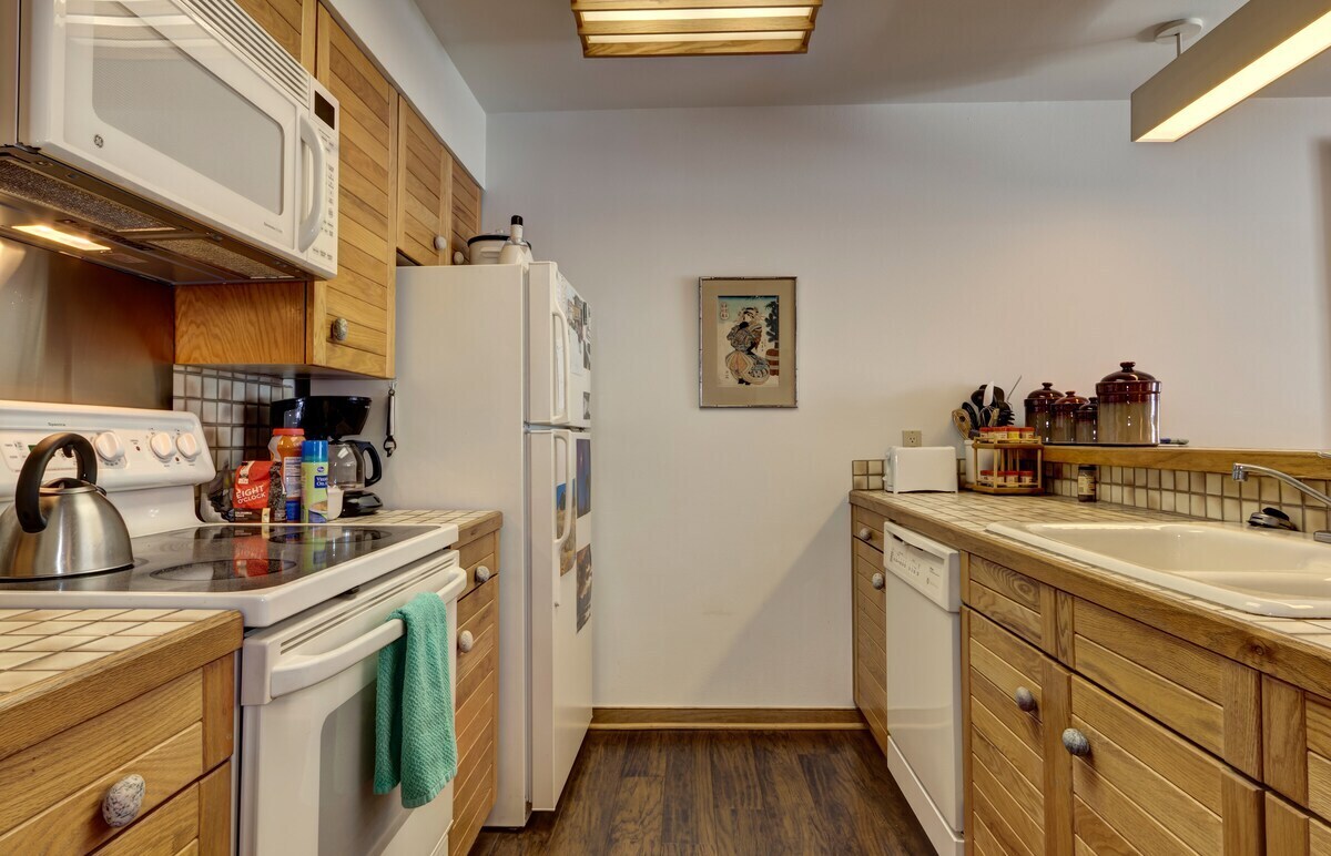 Building Photo - 22804 US Highway 6