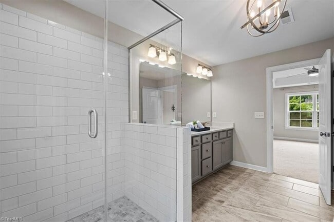 Building Photo - 802 Blue Moon Ct