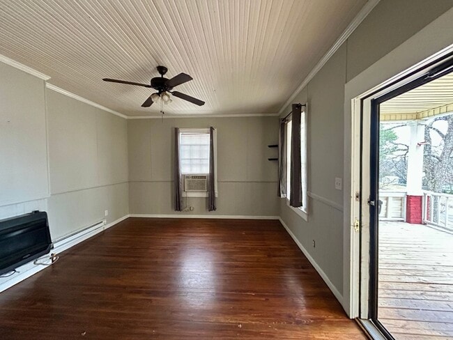 Building Photo - 24 W Tuscaloosa Ave