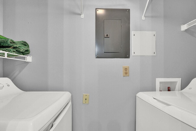 Building Photo - 2516 SE Anchorage Cove