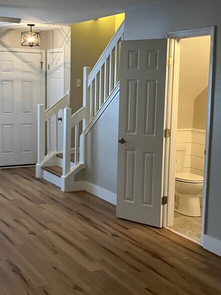 Living Room - 119 South St