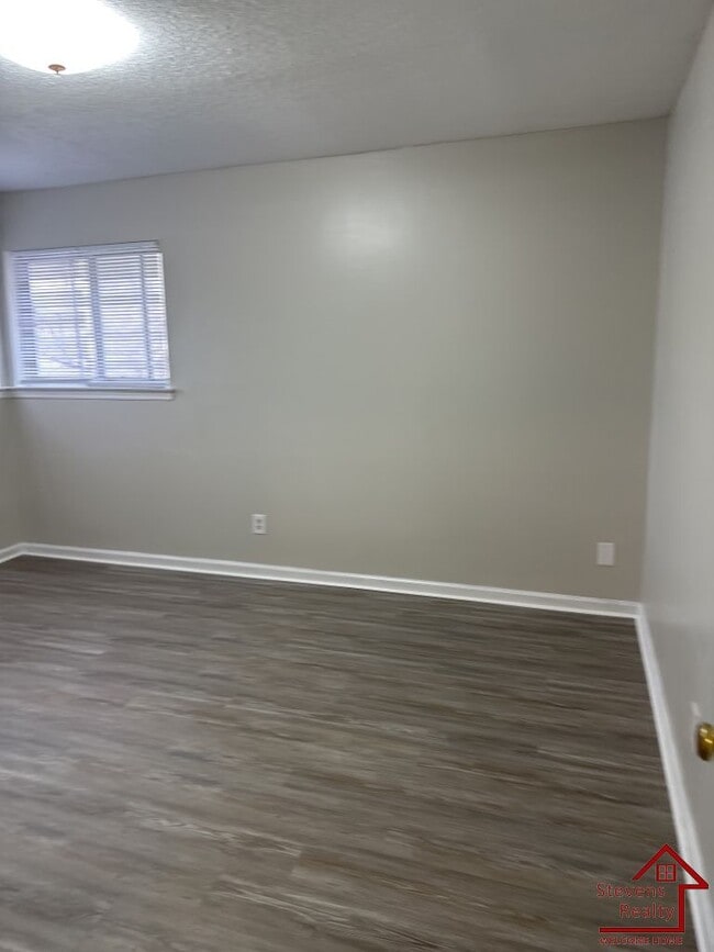 Building Photo - 7131 Holland Ln