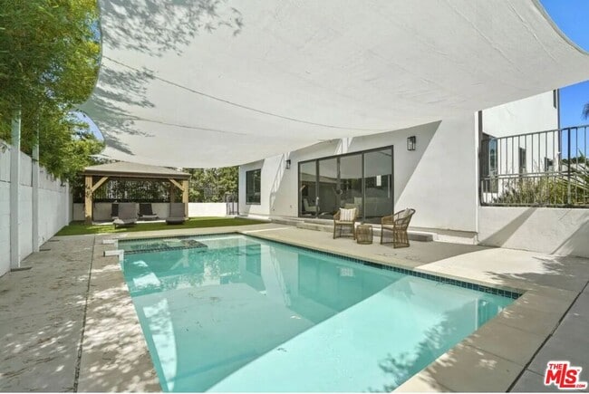 Building Photo - 6146 Whitsett Ave