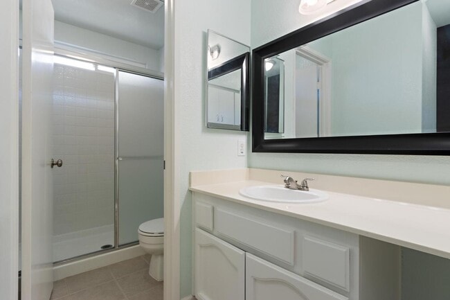 Building Photo - SHOWING WEDNESDAY 10/29 & FRIDAY 10/31 @ 1...