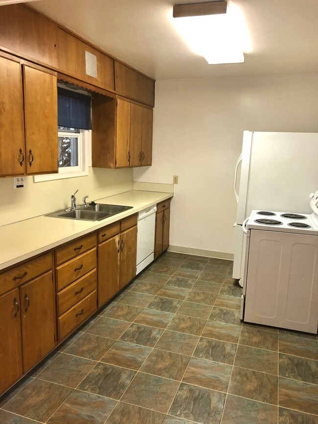 Building Photo - 2-Bedroom Single-Level House in Sherwood   $1000.00  OFF  1ST  FULL  MONTH'S  RENT