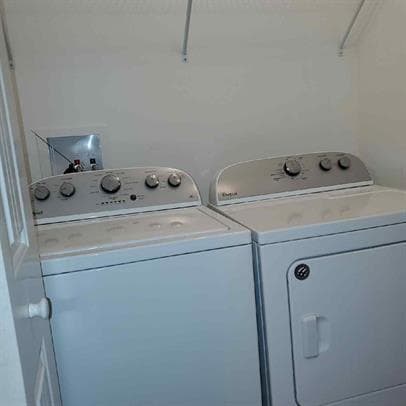 Building Photo - 907 W Gay St