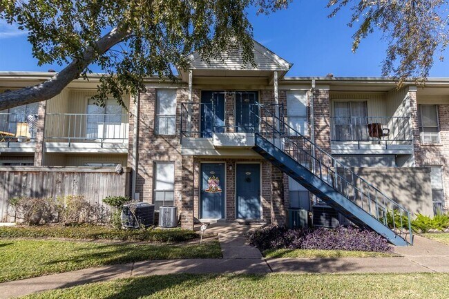Primary Photo - 3900 Woodchase Dr