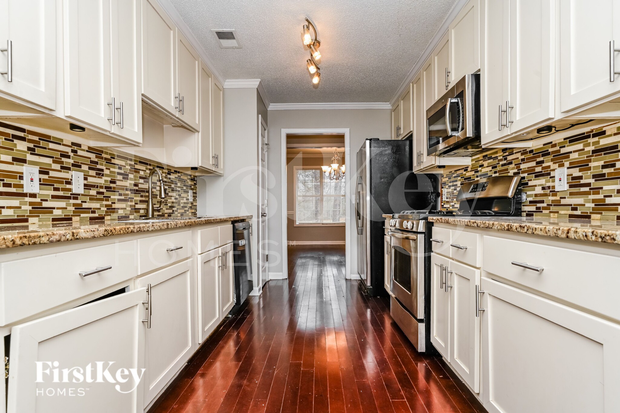 Building Photo - 1919 Chambers Rd