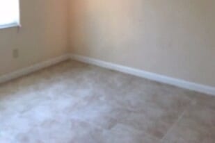 Building Photo - 909 E Lotus Ave