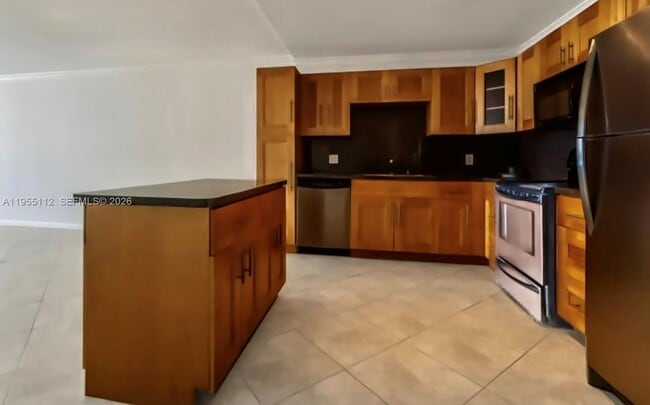 Building Photo - 3800 S Ocean Dr