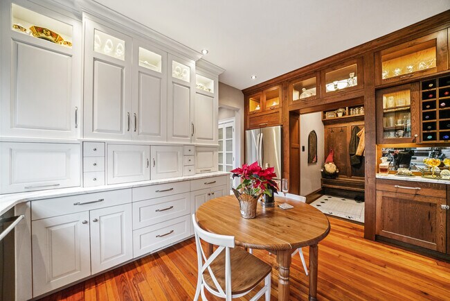 Building Photo - 415 W Union St