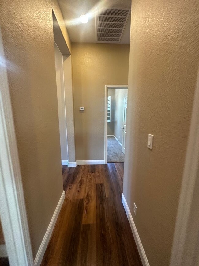 Building Photo - 9456 Vintner Cir