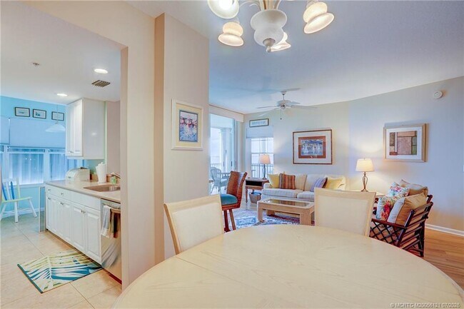 Building Photo - 5750 NE Island Cove Way
