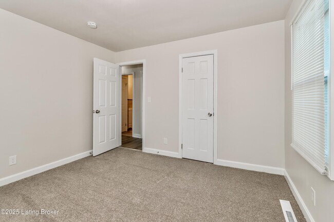 Building Photo - 5401 Johnsontown Rd