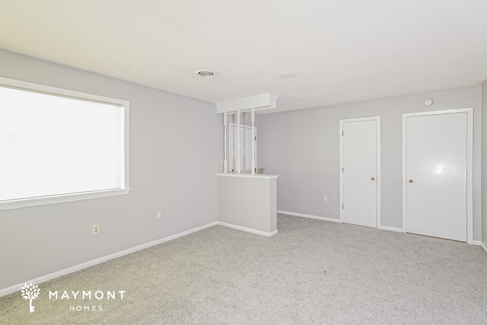 Building Photo - 251 Southbrook Dr
