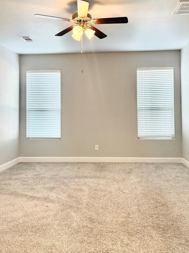 Building Photo - 3907 Yorkshire Dr