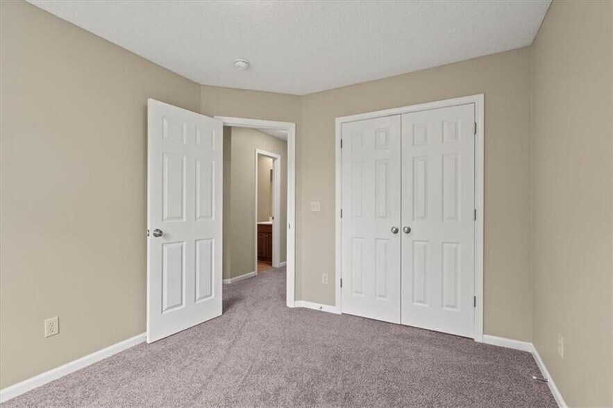 Building Photo - 7839 W 158th Ct