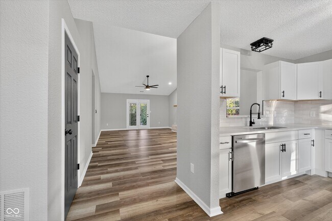 Building Photo - 12126 Blue Springs Ln