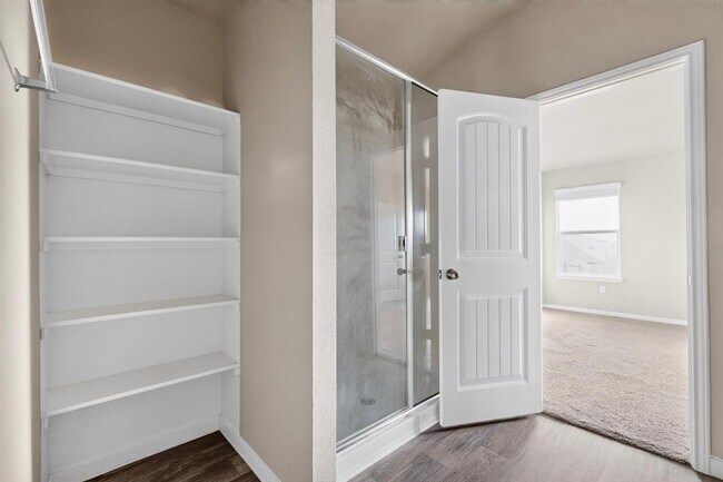 Building Photo - 402 Pentire Way