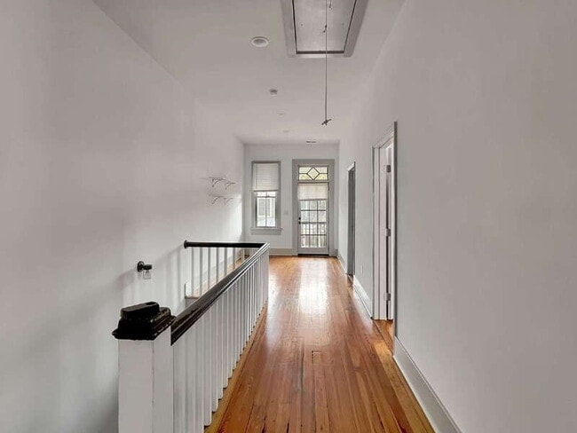 Building Photo - 312 W 42nd St