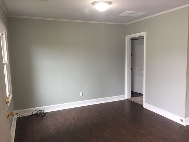 Building Photo - 2BD Duplex in Pendleton for Rent! Only $1,...