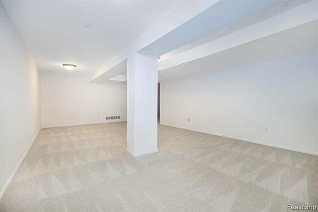 Building Photo - 24204 Alexa Dr