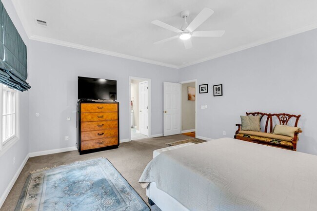 Building Photo - Welcome to the Desirable Landings on Skidaway Island - MIN 6 Month Lease - Fully Furnished