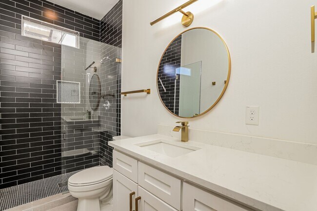 Building Photo - 120 E Magnolia Ave