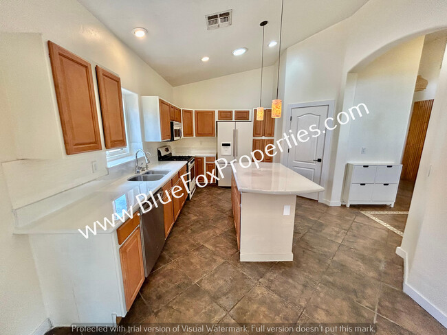 Building Photo - 7447 N Bradstreet Dr