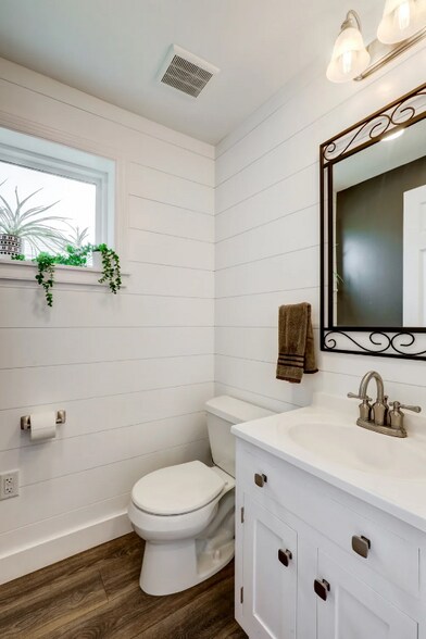 Building Photo - 306 Spring Glen Dr