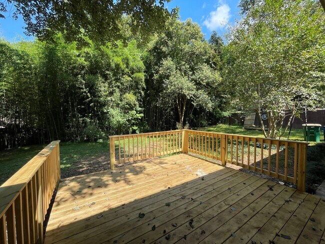 Building Photo - 260 Timberlane Dr